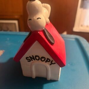 Snoopy Doghouse Figurine